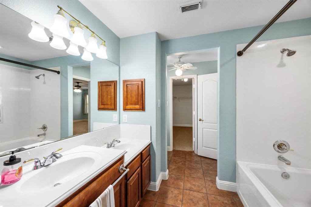 6318 Gardenspring Brook Lane, Spring, Texas image 26