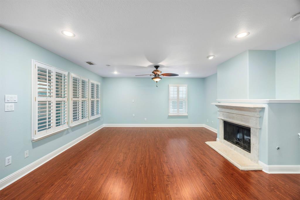 6318 Gardenspring Brook Lane, Spring, Texas image 7
