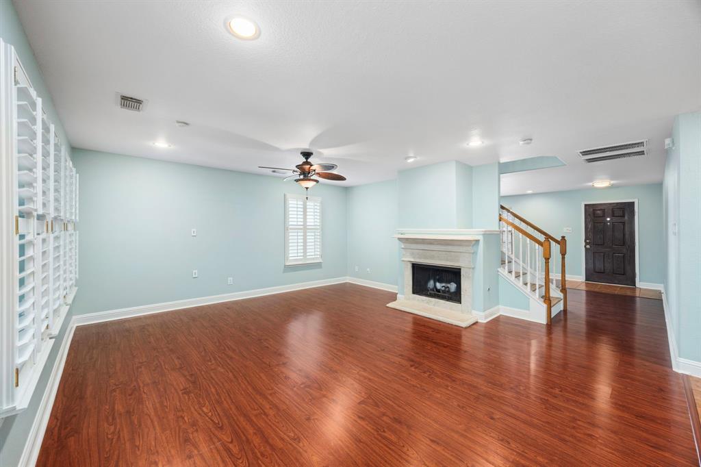 6318 Gardenspring Brook Lane, Spring, Texas image 8