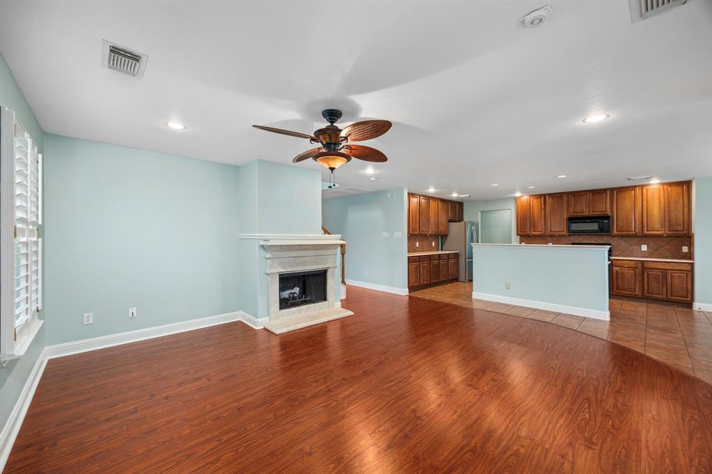 6318 Gardenspring Brook Lane, Spring, Texas image 10