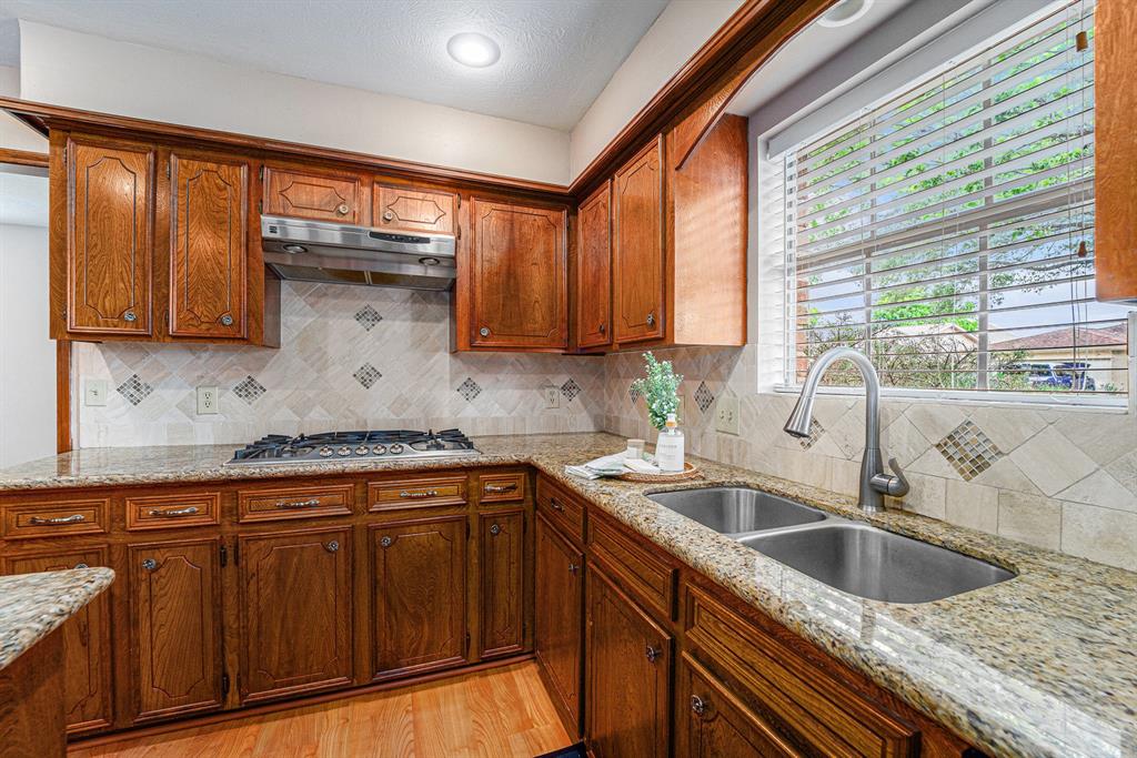 1618 Monroe Drive, Deer Park, Texas image 17