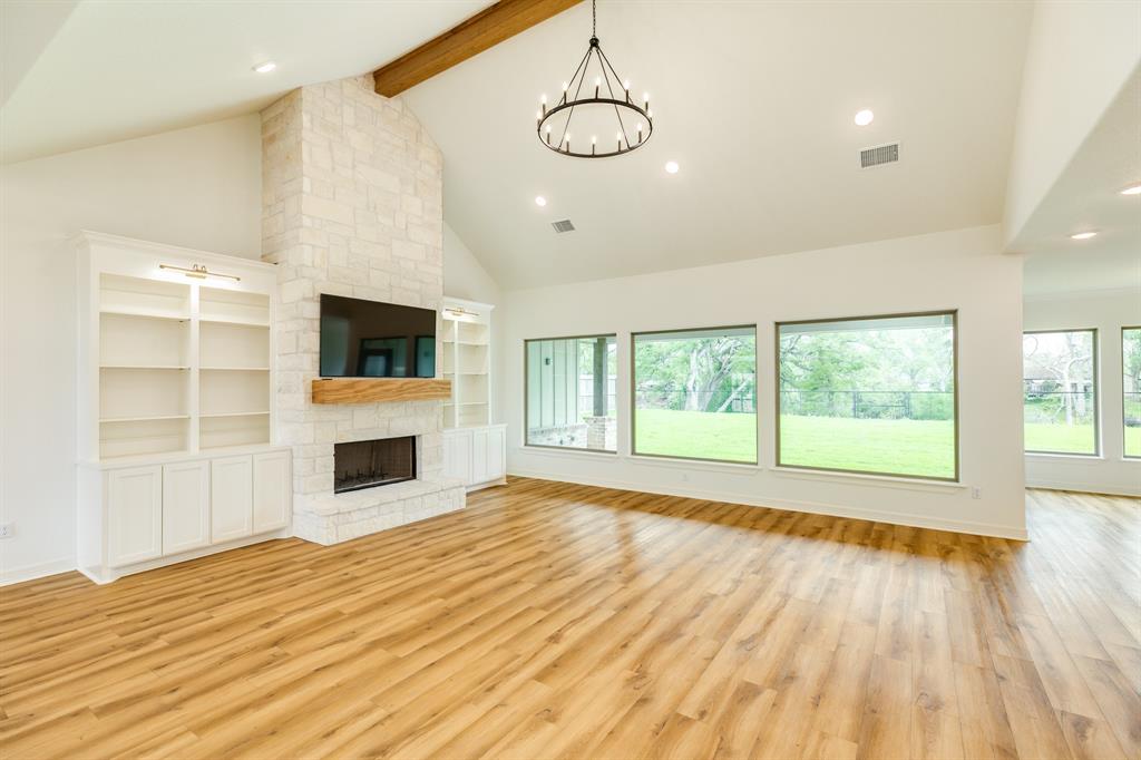 108 Creekside Lane, Lake Jackson, Texas image 2