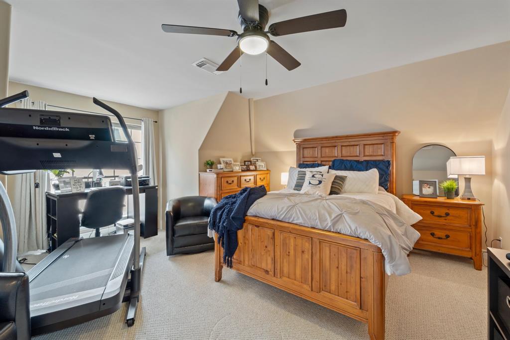 3219 N Pemberton Circle Drive, Houston, Texas image 19