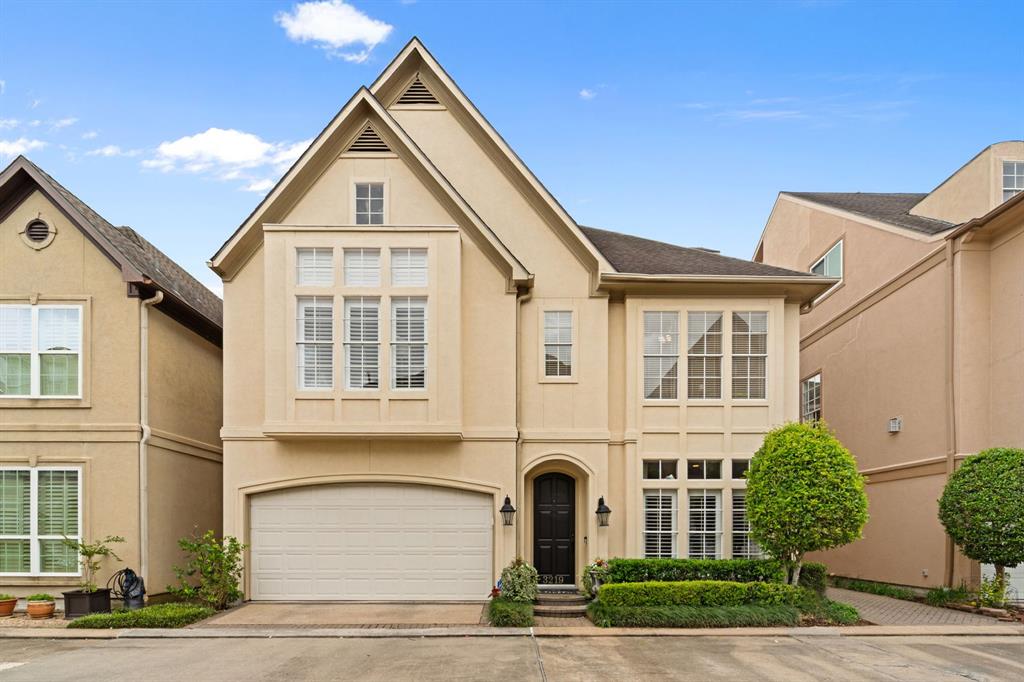 3219 N Pemberton Circle Drive, Houston, Texas image 1
