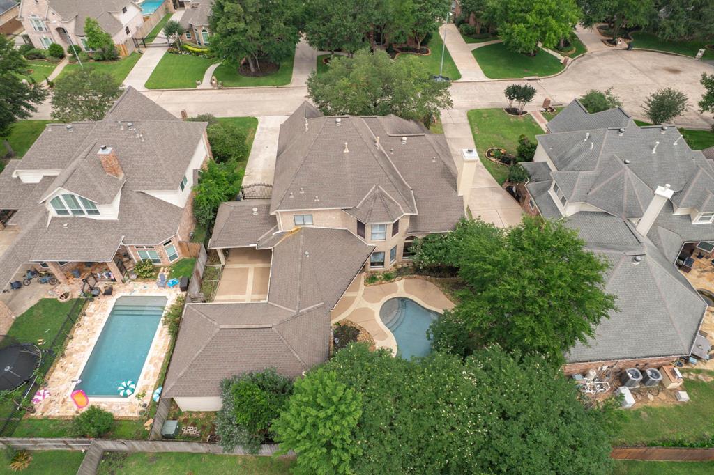 6215 Lacoste Love Court, Spring, Texas image 8