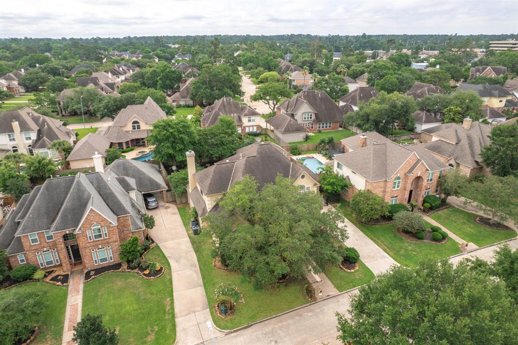 6215 Lacoste Love Court, Spring, Texas image 4