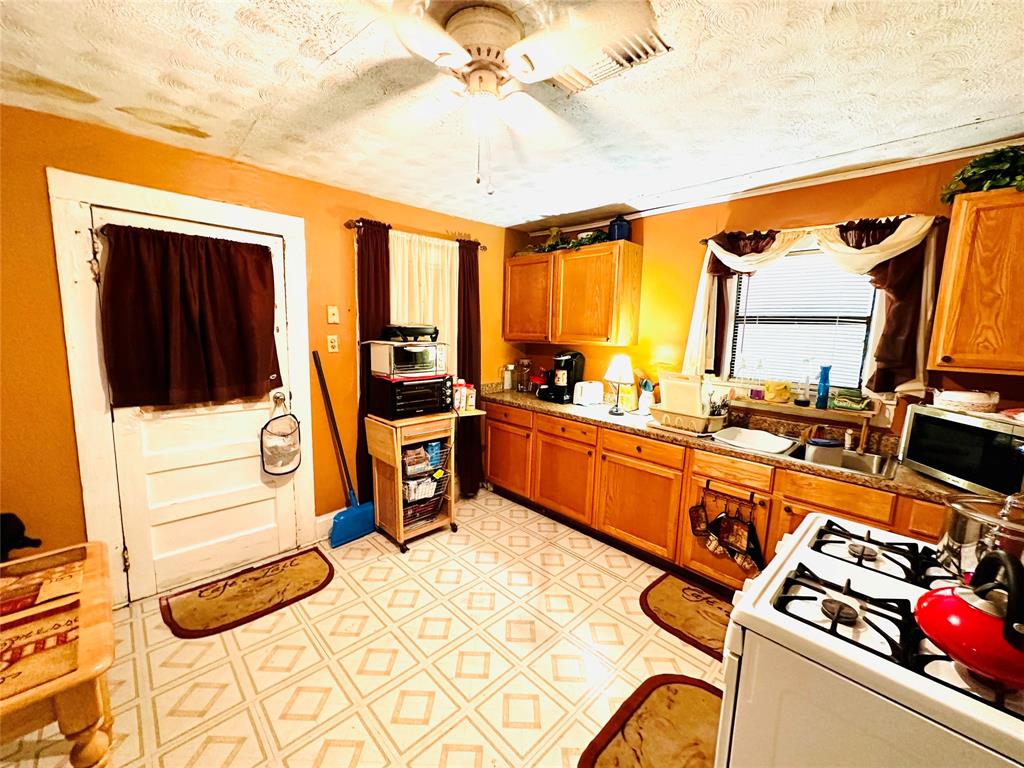 1217 4th Avenue, Texas City, Texas image 3