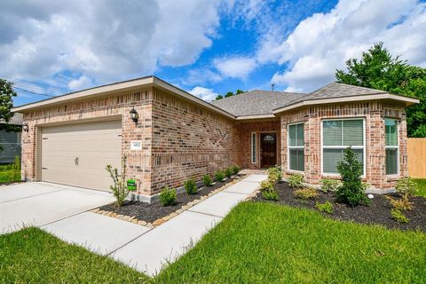 Photo of 6822 Tuskegee Street, Houston, TX 77091 (MLS # 30558821) Photo of 6822 Tuskegee Street, Houston, TX 77091 (MLS # 30558821)