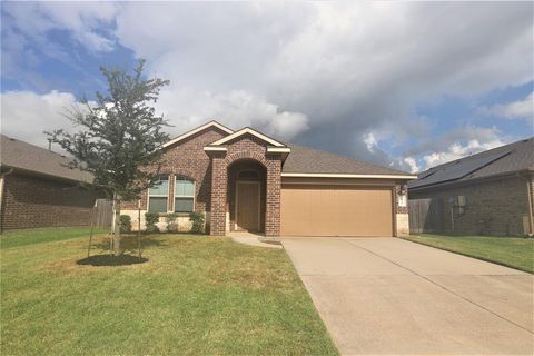 Single Family Residence in Baytown TX 4023 Spurwing Lane.jpg