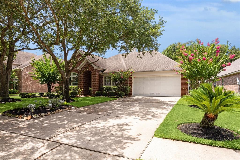 3113 Indian Summer Trail, Friendswood, Texas image 2