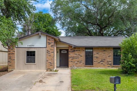 Single Family Residence in Hockley TX 24202 Beef Canyon Drive.jpg