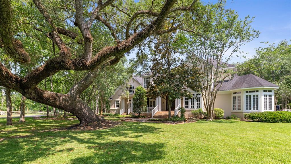 2042 Darby Lane, Fresno, Texas image 1