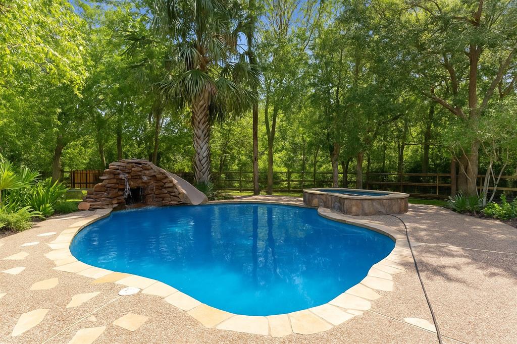 2042 Darby Lane, Fresno, Texas image 6