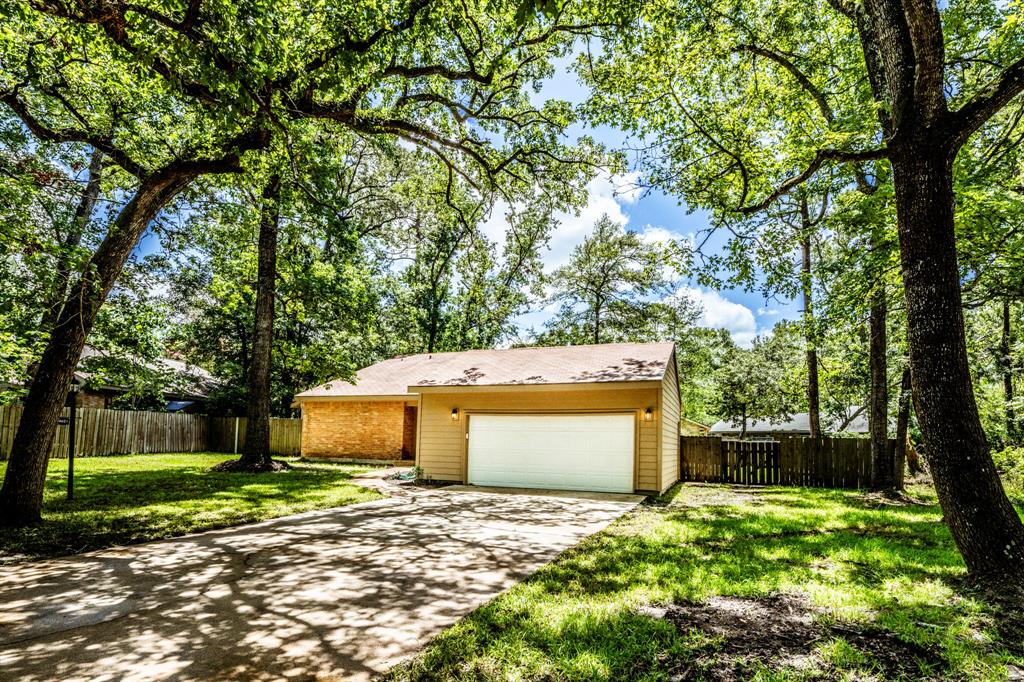 24621 Attwood Place, Huntsville, Texas image 2