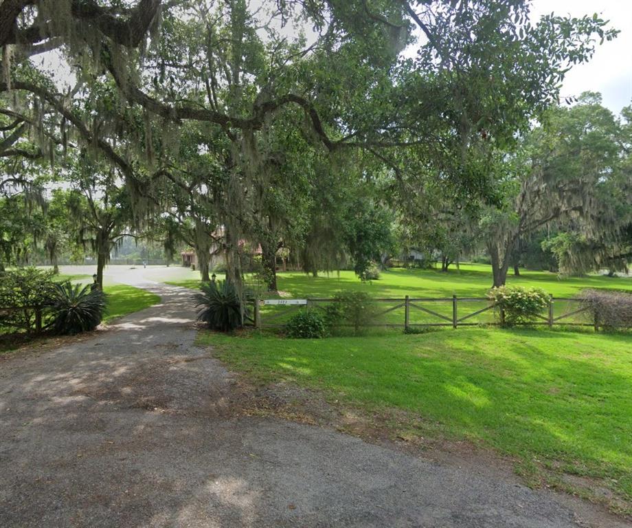 2323 Oakwood Drive