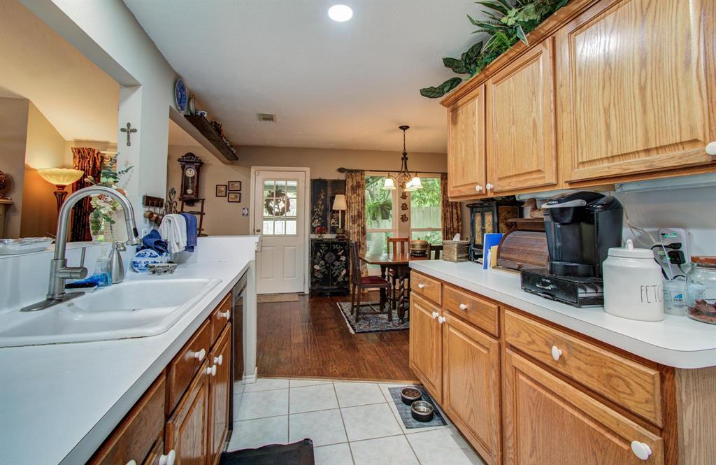 5109 Glenview Court, La Porte, Texas image 17