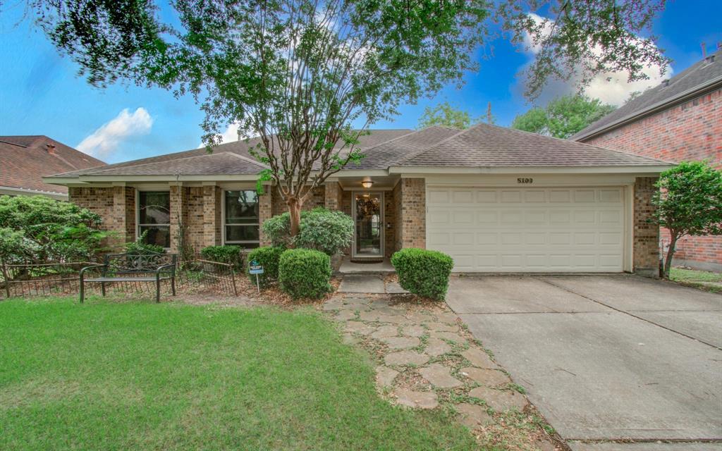 5109 Glenview Court, La Porte, Texas image 1
