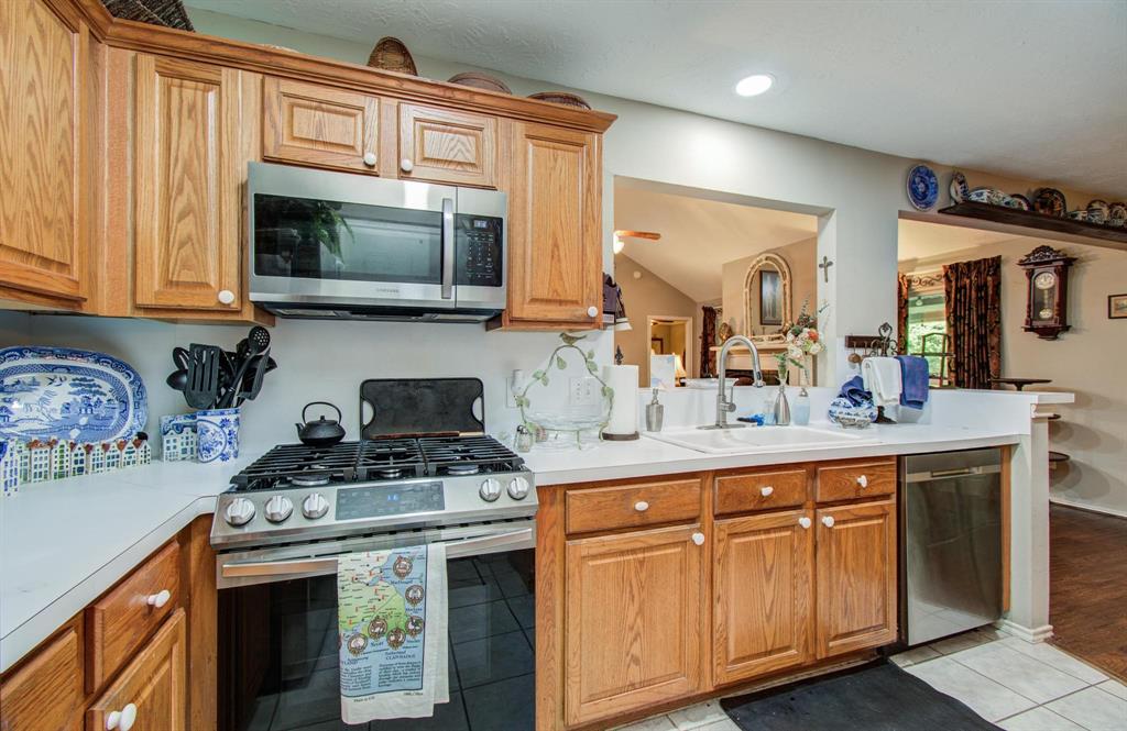 5109 Glenview Court, La Porte, Texas image 3