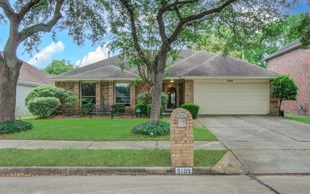 5109 Glenview Court, La Porte, Texas image 8