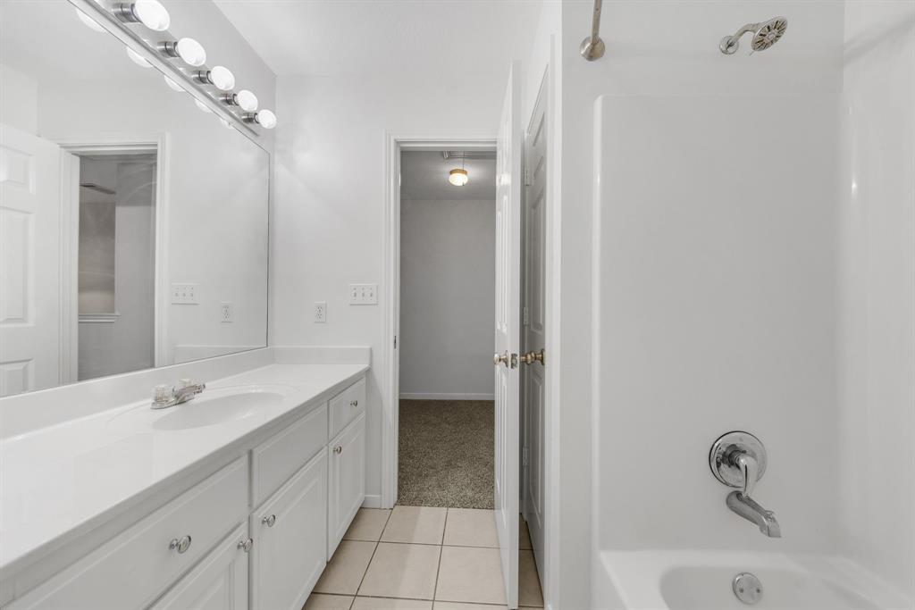 2521 Crosstimbers Street #A3, Huntsville, Texas image 17