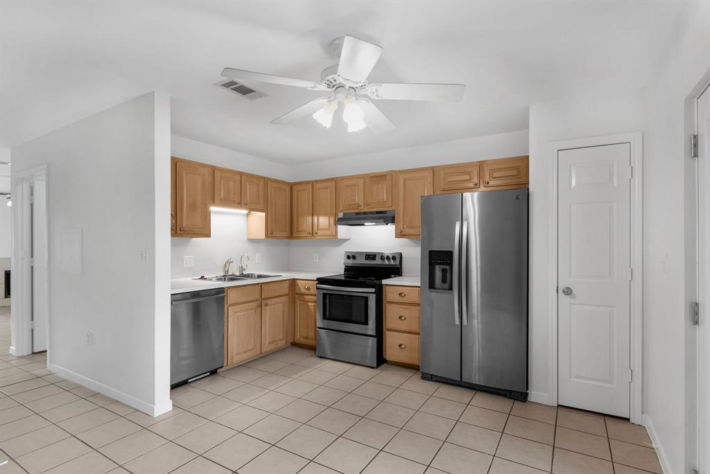 2521 Crosstimbers Street #A3, Huntsville, Texas image 10