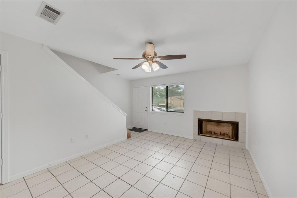 2521 Crosstimbers Street #A3, Huntsville, Texas image 5