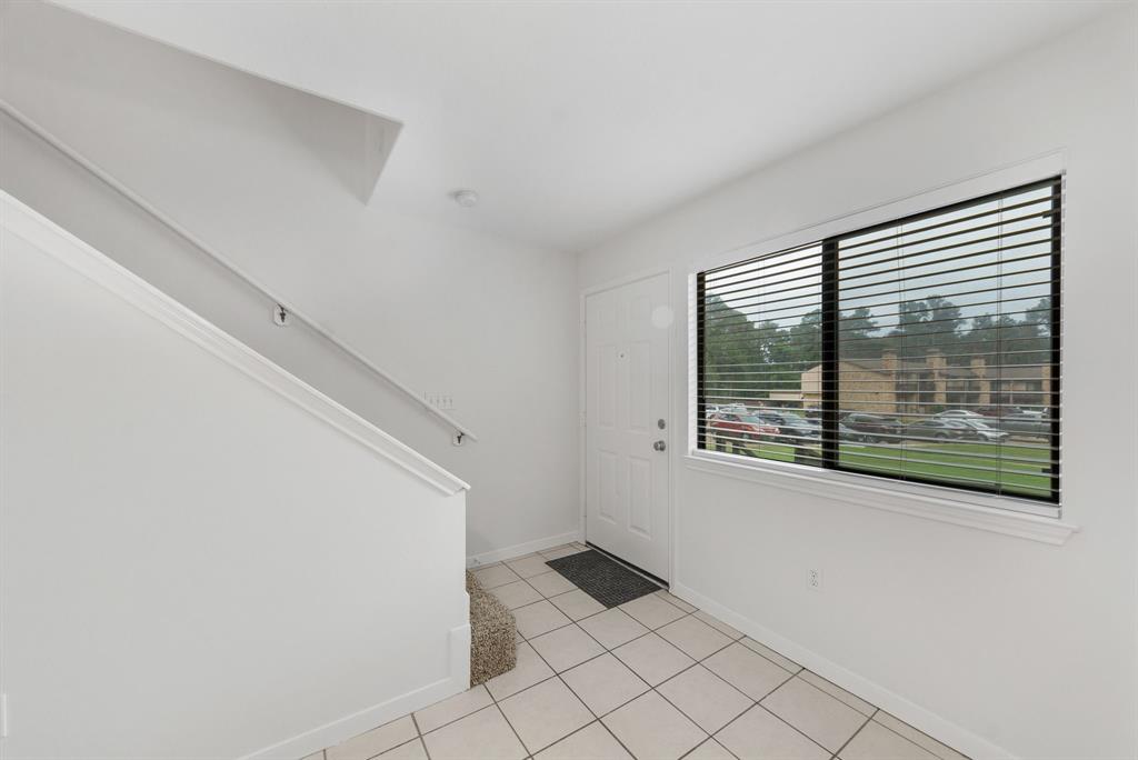 2521 Crosstimbers Street #A3, Huntsville, Texas image 3
