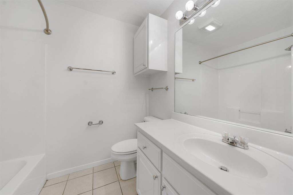 2521 Crosstimbers Street #A3, Huntsville, Texas image 18
