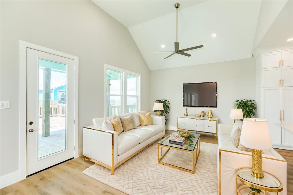 591 Pompano Drive, Freeport, Texas image 3
