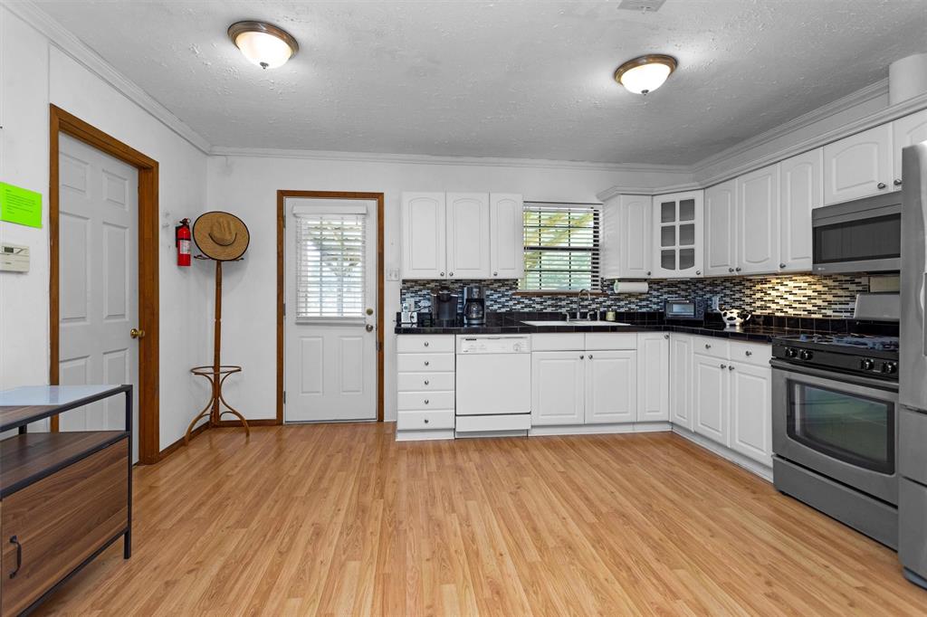 5614 Whipporwill Road, Conroe, Texas image 14