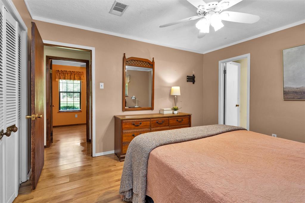5614 Whipporwill Road, Conroe, Texas image 21