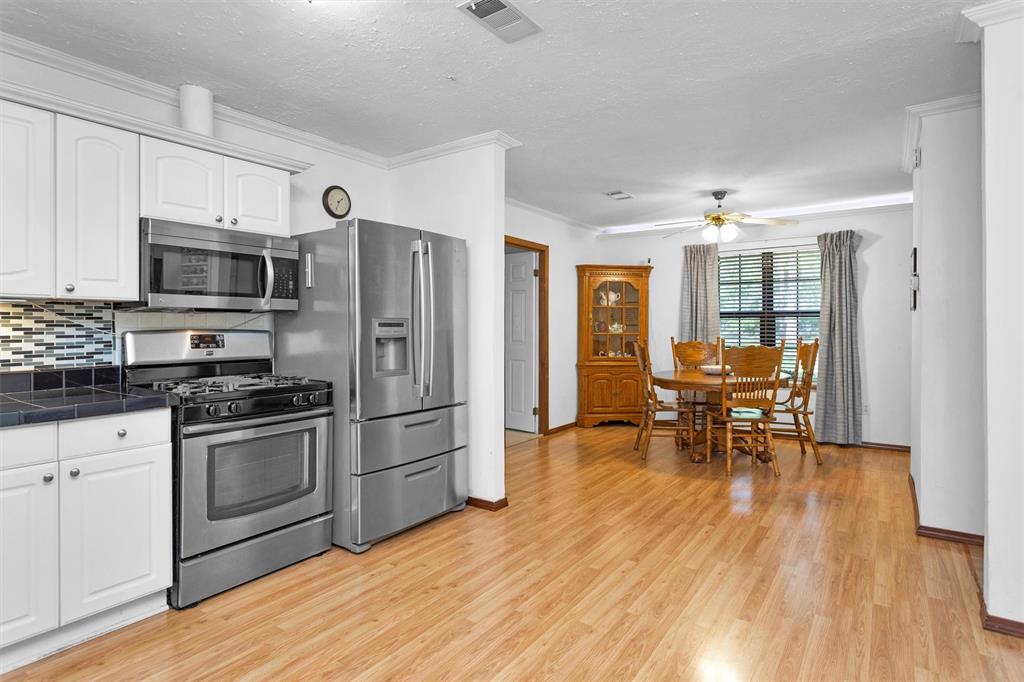 5614 Whipporwill Road, Conroe, Texas image 16