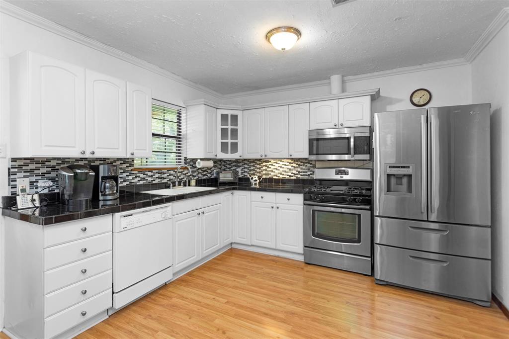 5614 Whipporwill Road, Conroe, Texas image 15