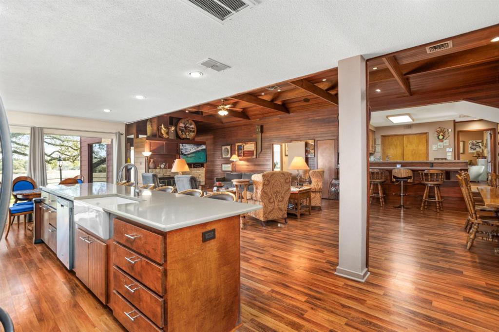 2574 County Road 285, Moulton, Texas image 4
