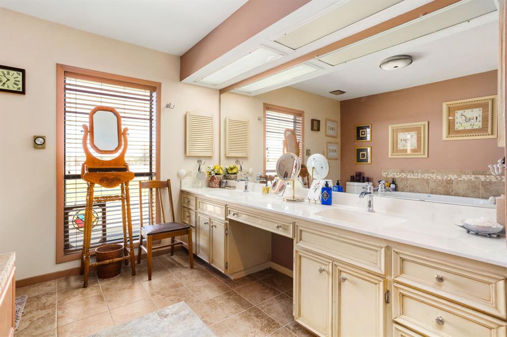 2574 County Road 285, Moulton, Texas image 12