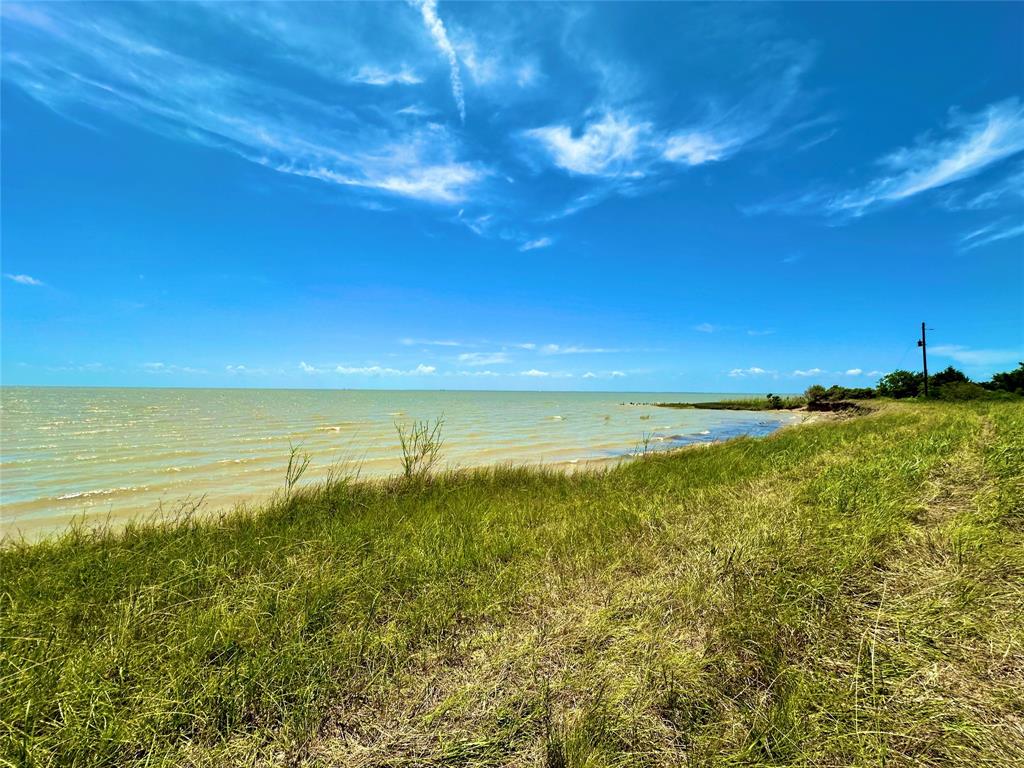 2101 W Bayshore Road