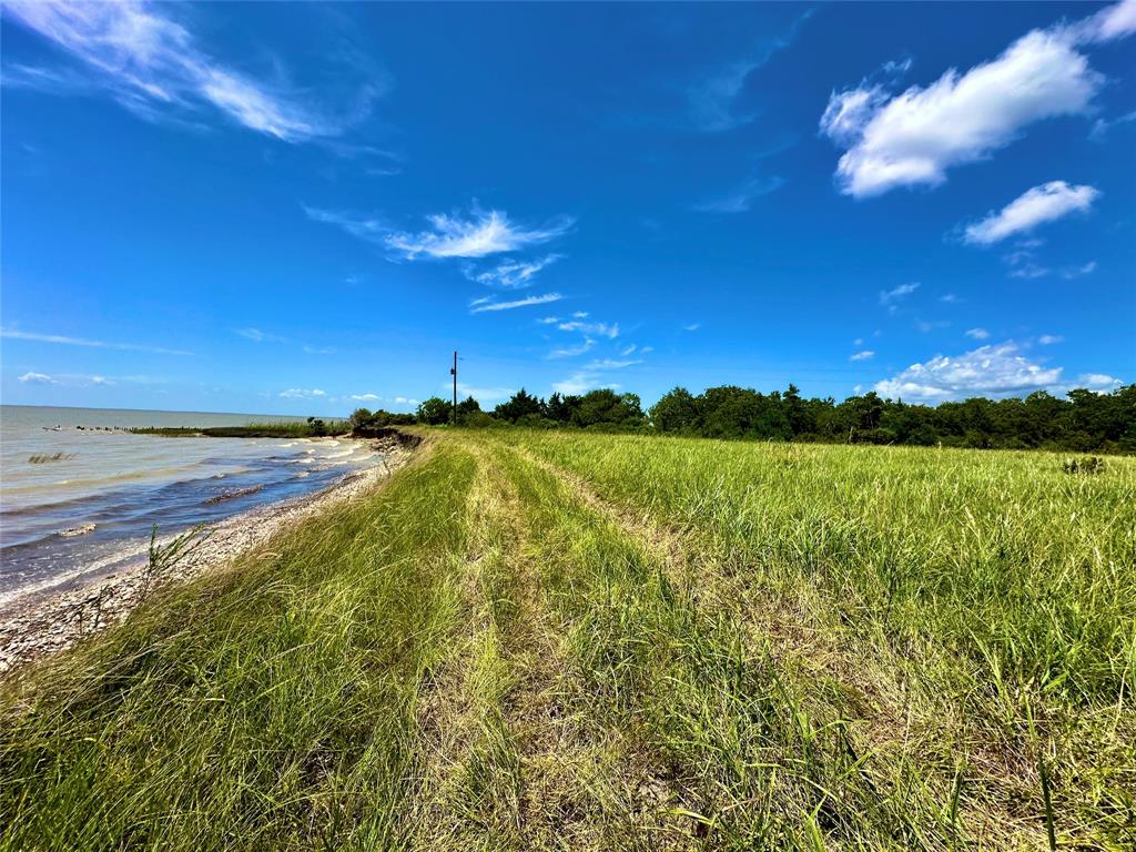 2101 W Bayshore Road