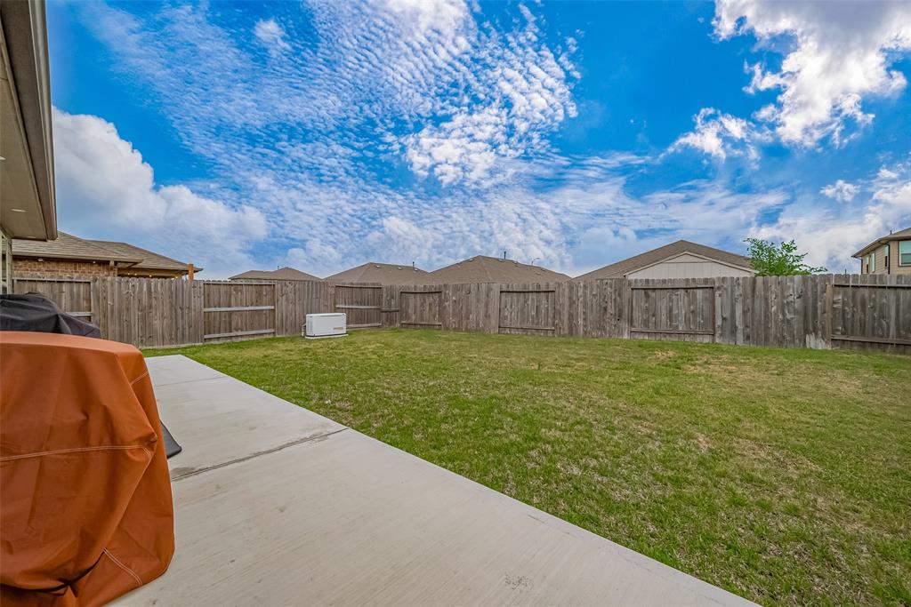 715 Green Clover Lane, Rosharon, Texas image 29