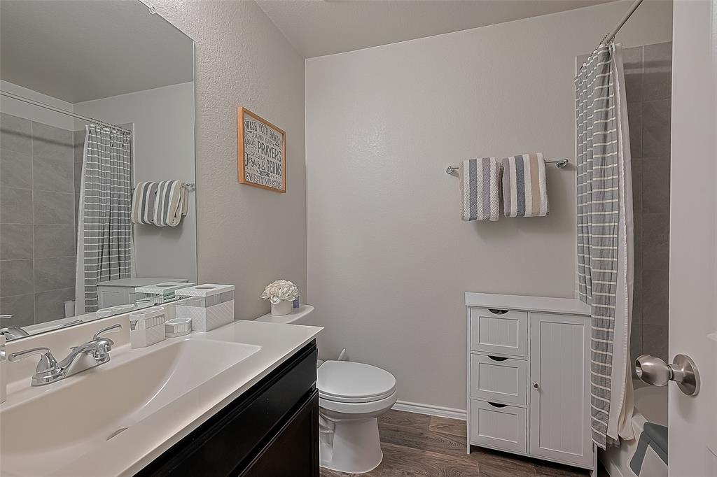 715 Green Clover Lane, Rosharon, Texas image 18