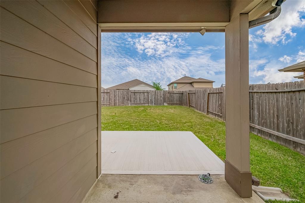 715 Green Clover Lane, Rosharon, Texas image 28
