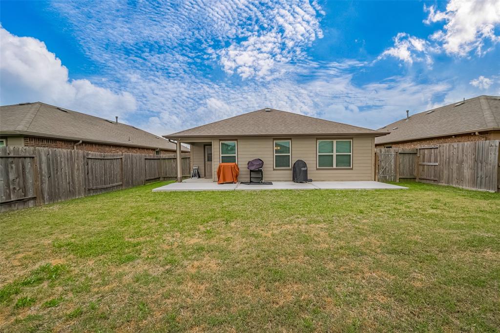 715 Green Clover Lane, Rosharon, Texas image 31
