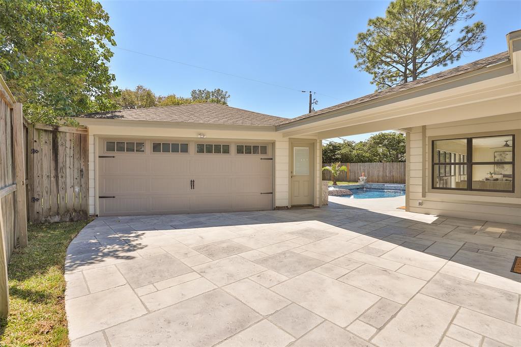 12511 Mooredale Lane, Houston, Texas image 50