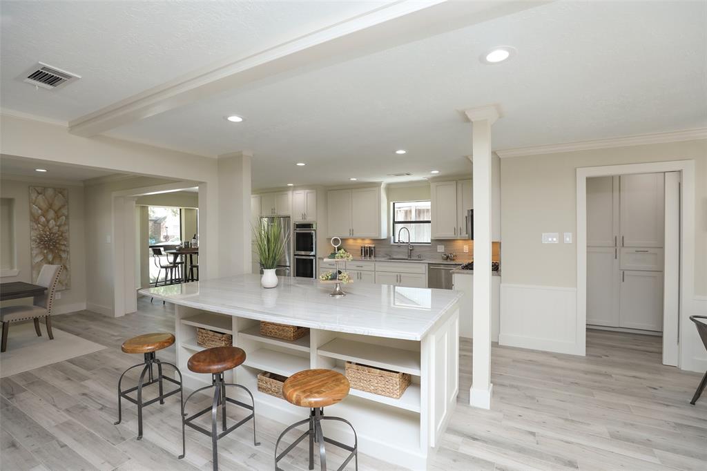 12511 Mooredale Lane, Houston, Texas image 12