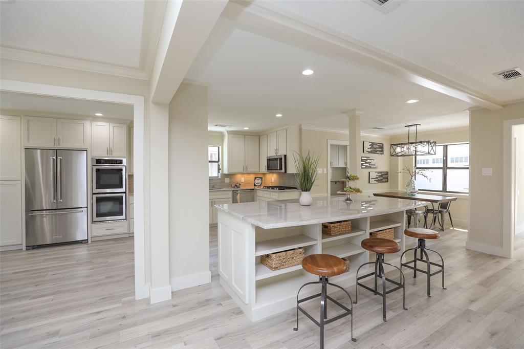 12511 Mooredale Lane, Houston, Texas image 13