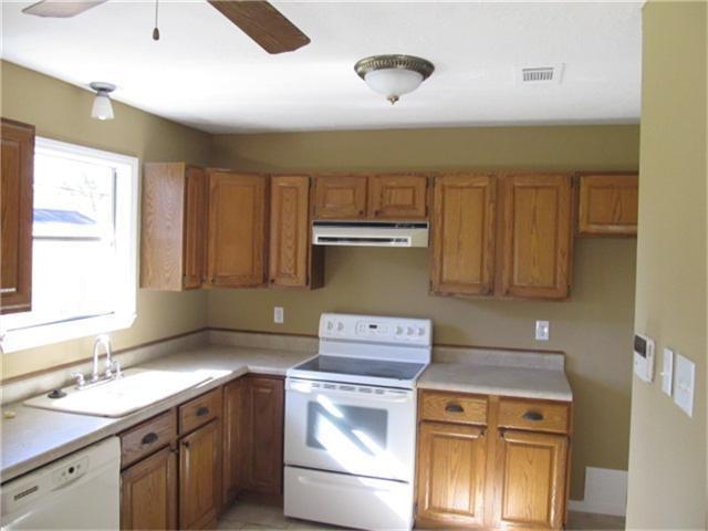 9910 Stonemont Road, La Porte, Texas image 2