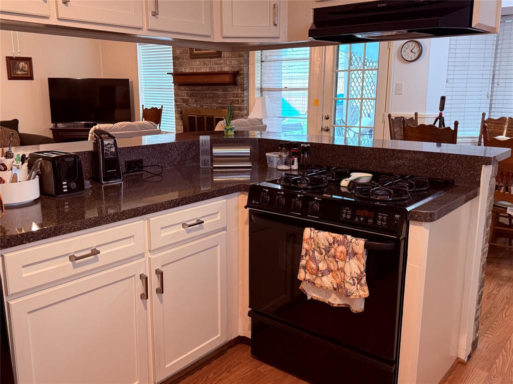 12207 Meadowdale Drive, Meadows Place, Texas image 7