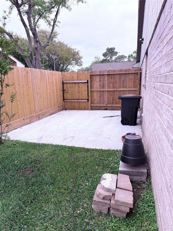 12207 Meadowdale Drive, Meadows Place, Texas image 22