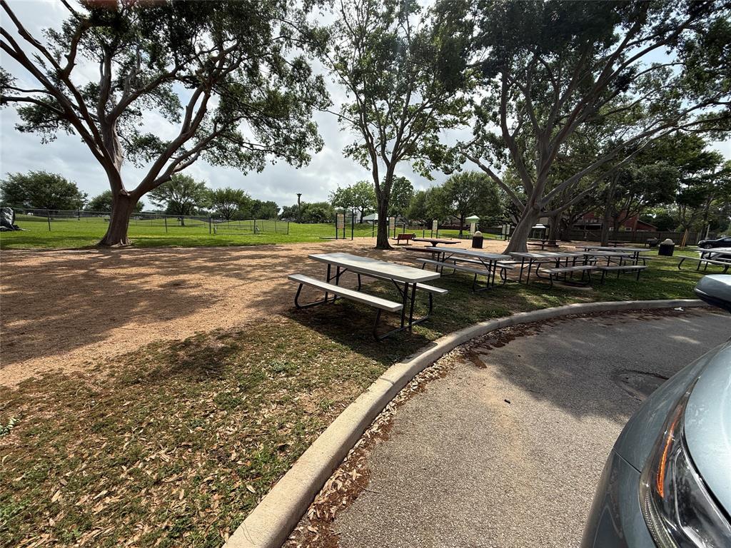 12207 Meadowdale Drive, Meadows Place, Texas image 30