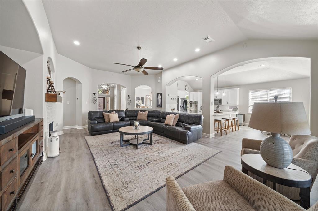 2517 Royal Terns Court, League City, Texas image 8