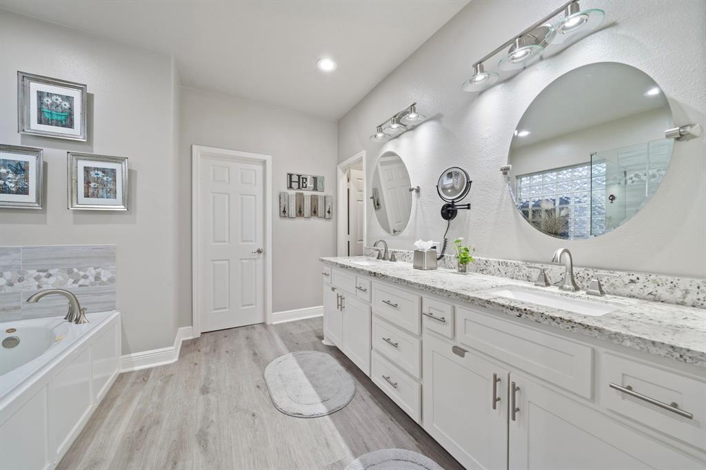 2517 Royal Terns Court, League City, Texas image 17